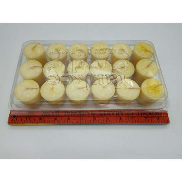 18 Yankee Candle Christmas Cookie Votive Candle lot, Original Packaging, New - Picture 5 of 6